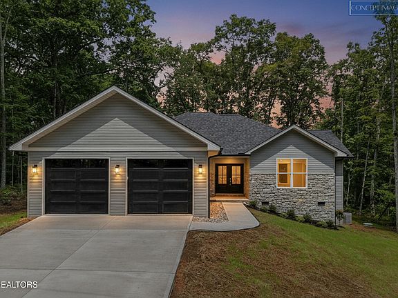 2nd image of 104 Liverpool Cir