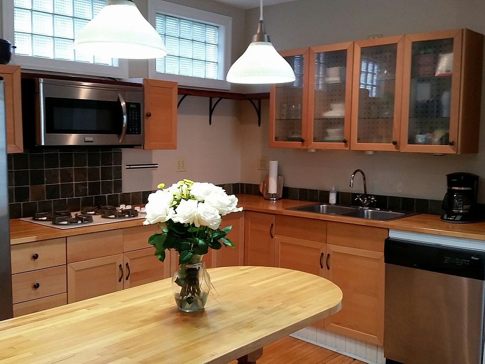 1st image of 170 Charles Ave