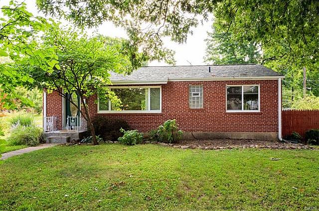 1st image of 1102 E Linden Ave