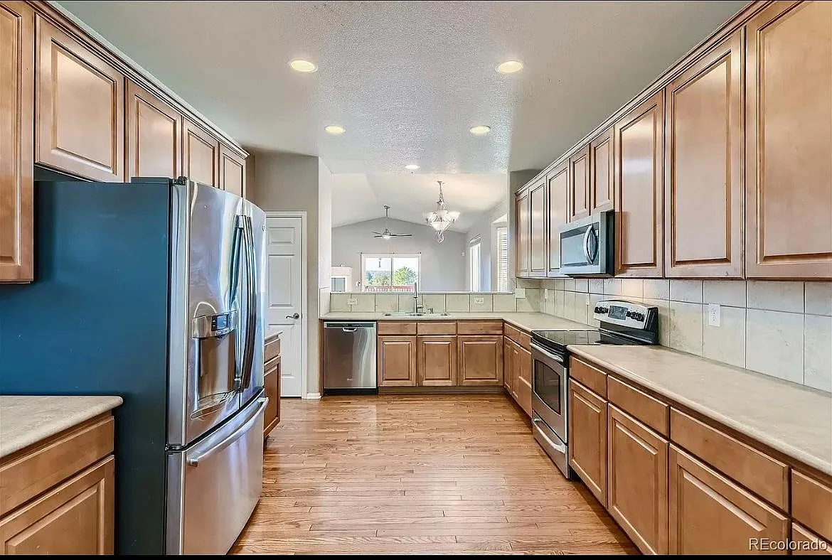 7560 E 129th Pl — Photo 3