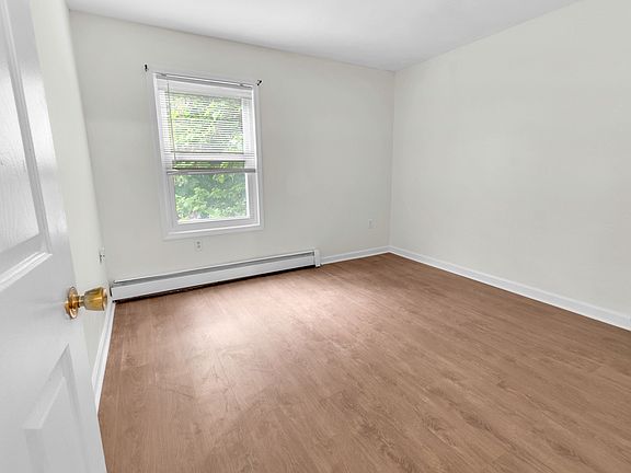 4th image of 65 Montgomery Ave #G2
