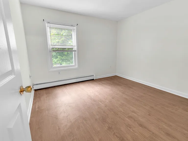 65 Montgomery Ave #G2 — Photo 4