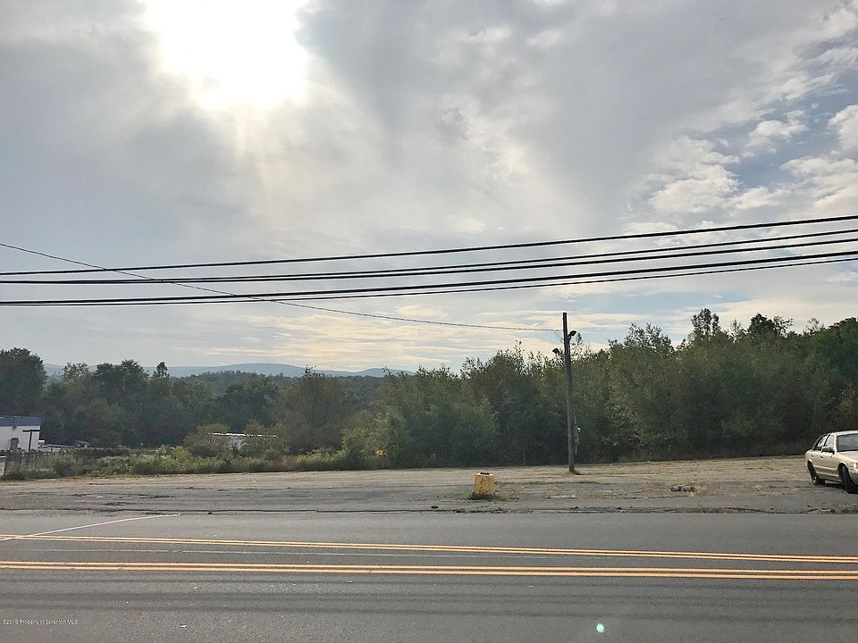 2nd image of 911 S Main St