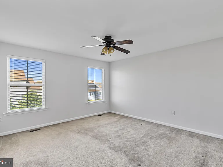 605 Socrates St — Photo 18