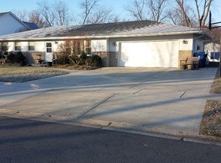 303 Illini Dr, Minooka, IL 60447
