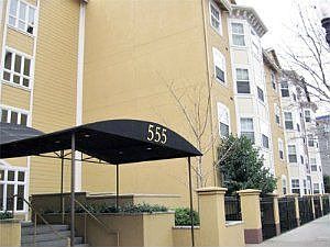 Building Exterior :: 555 10th