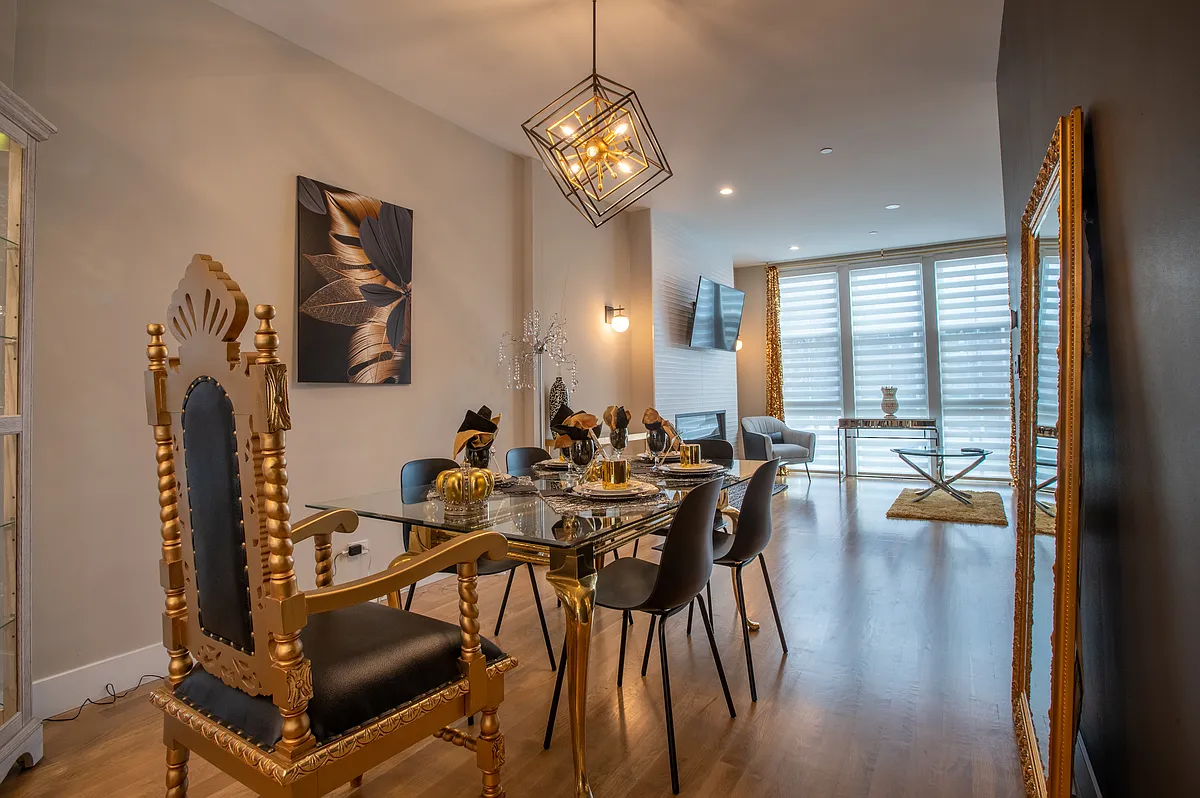Dining room table - 4434 S Drexel Blvd #D