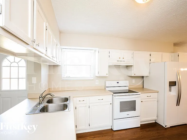 606 Sunblest Blvd S — Photo 5