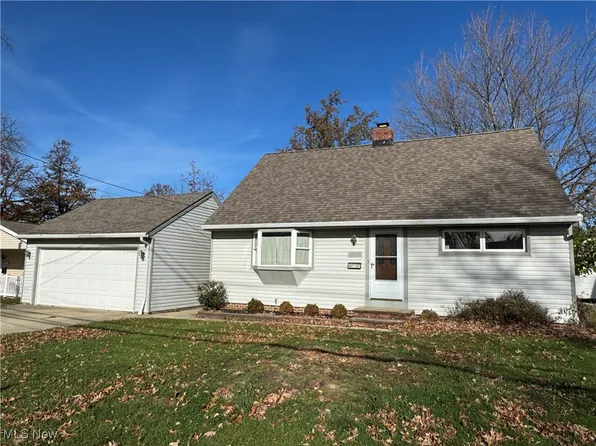 30201 Thomas St, Willowick, OH 44095