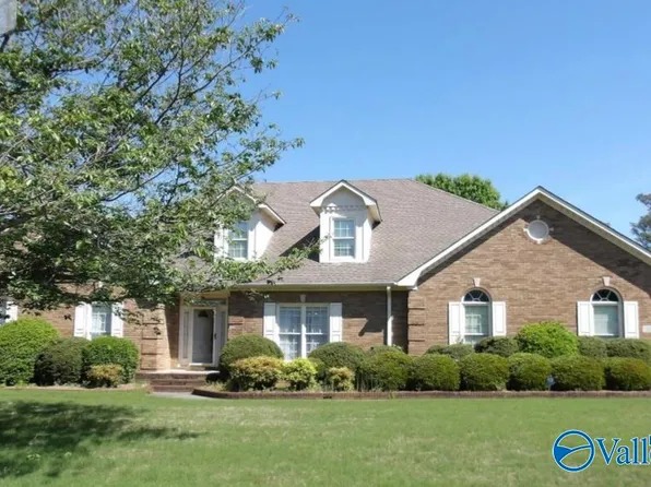 111 Gables Brook Dr, Huntsville, AL 35806