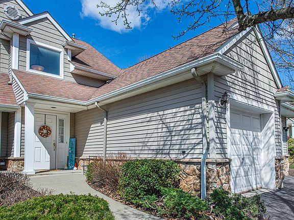 4th image of 39 Bourne Cir #39