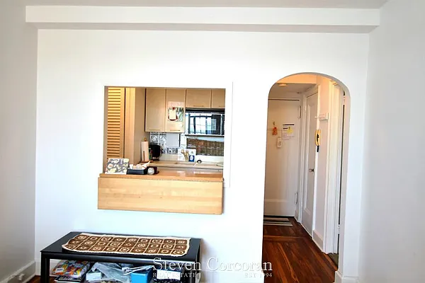 Rented by Steven Corcoran Real Estate | media 11