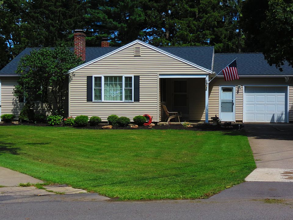 1st image of 4852 Crestwood Dr