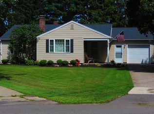 4852 Crestwood Dr, Hamburg, NY