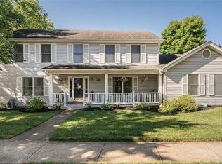 802 Spring Hill Farm Dr, Ballwin, MO 63021