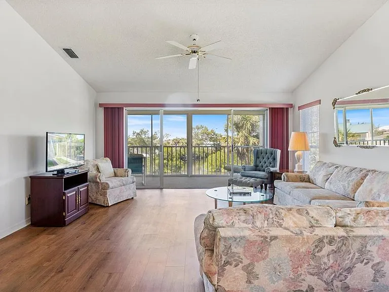 841 Waterside Dr #206 — Photo 32