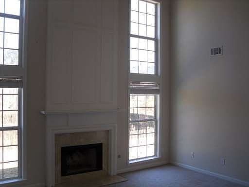 3rd image of 818 Plaintain Dr