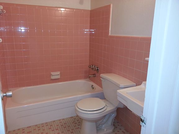5th image of 115 N Hubert Ave APT 3