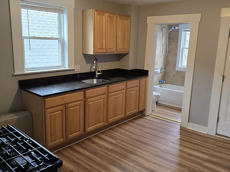 315 Cedar St #6 — Photo 13