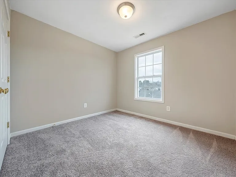 130 Salem Ln — Photo 18