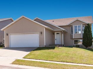 921 48th Ave NW, Rochester, MN 55901