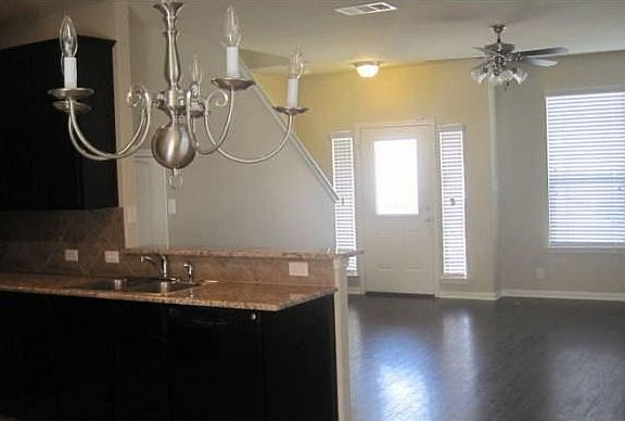 5th image of 1628 Big Thicket Dr