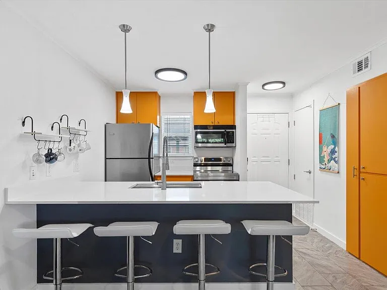 1422 Collier St #103 — Photo 6
