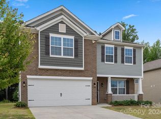 8622 Hunters Knoll Ln, Charlotte, NC 28215
