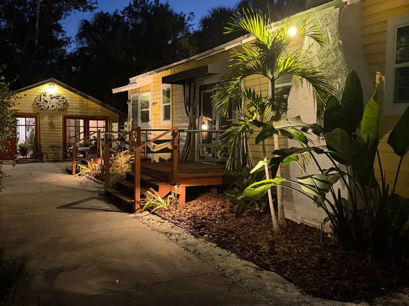 1920 Adams Ln, Sarasota, FL 34236