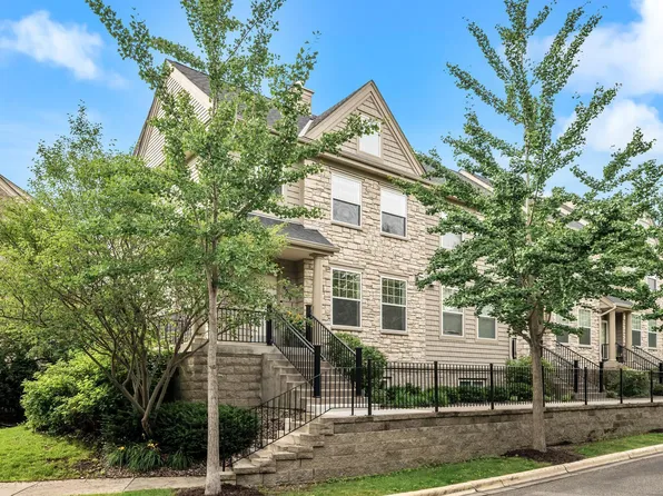 8291 Labont Way, Eden Prairie, MN 55344
