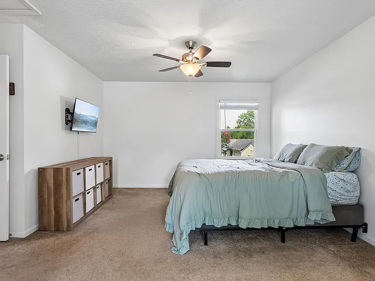 160 Fairmont Dr — Photo 37