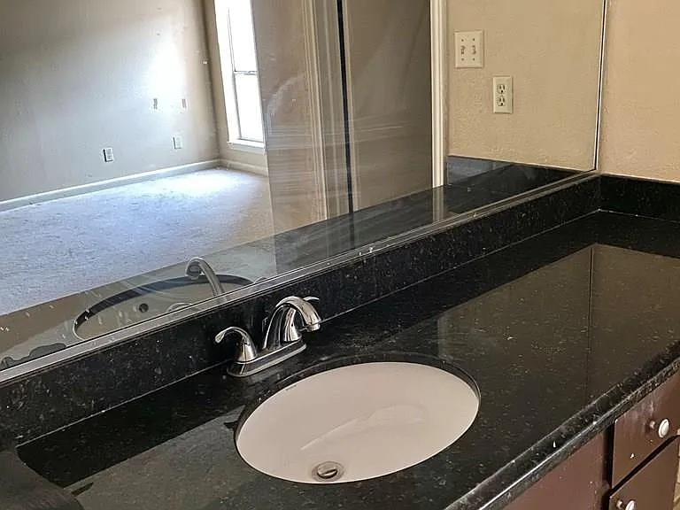 3500 Carmen Ave #302 — Photo 10