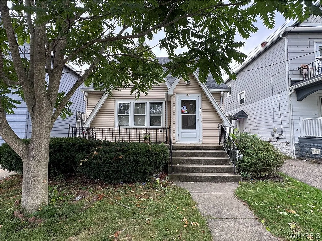 4 bed, 2.0 bath, 2043 sqft, $1,350 — Photo 1