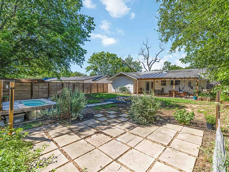 5126 Meadow Creek Dr — Photo 4
