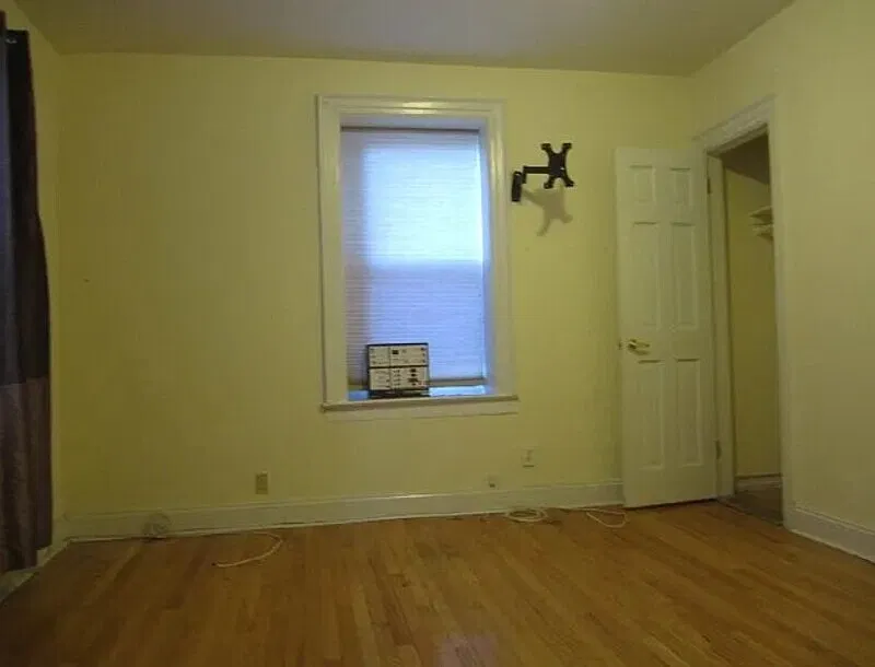1 bed, 1.0 bath, $1,050 — Photo 4