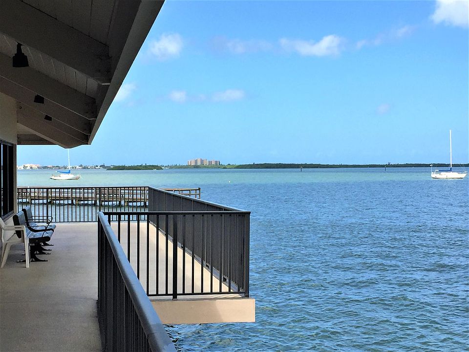 Clubhouse Balcony views!