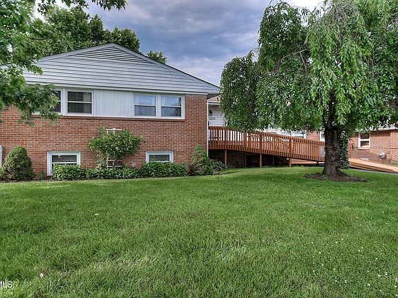 2nd image of 1809 Sherwood Pl