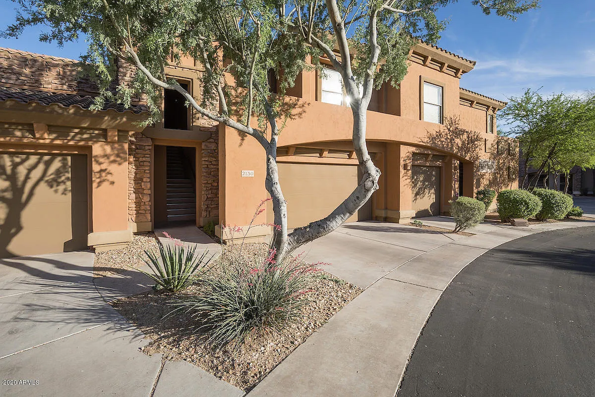 3 bed, 2.0 bath, 1843 sqft, $4,000 — Photo 2