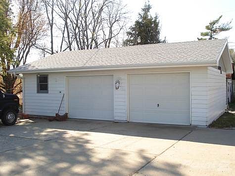 04 Detached 2 car garage with workshop