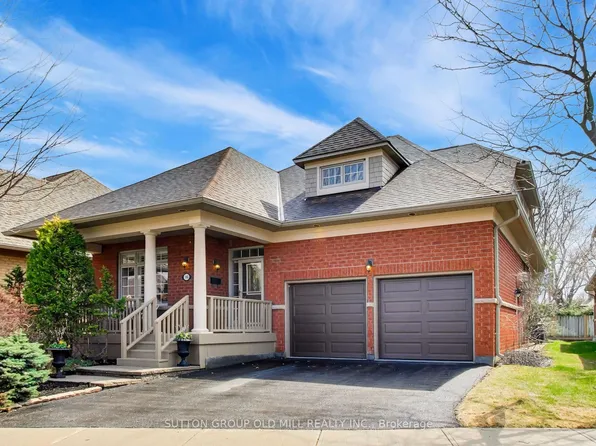 2175 Stavebank Rd #16, Mississauga, ON L5C 1T3