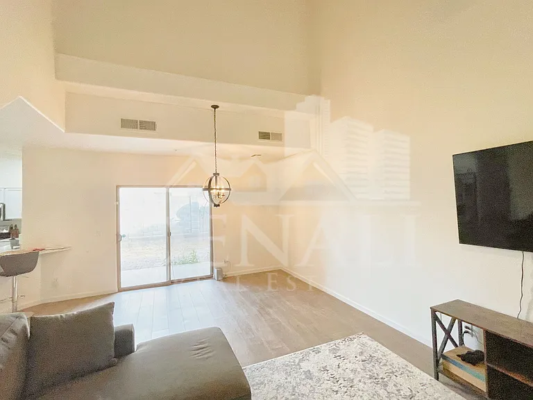 8144 W Beck Ln — Photo 6