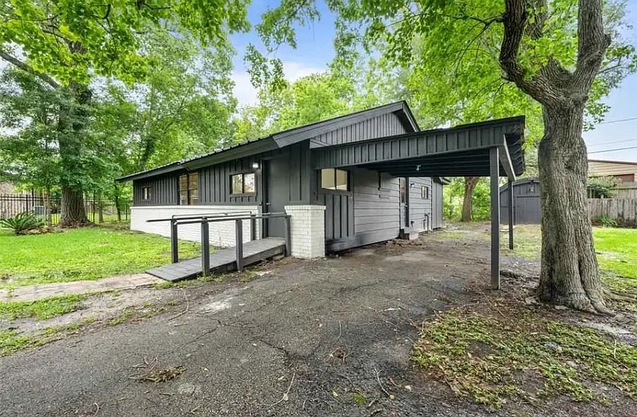 1st image of 3201 Creel Ct