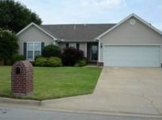 5906 Megan Dr, Jonesboro, AR 72405