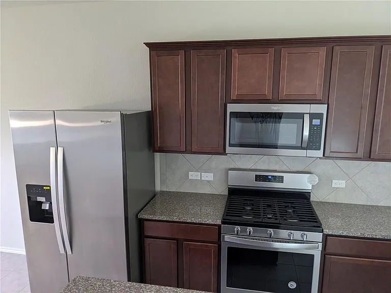 1013 Cliffbrake Way — Photo 4