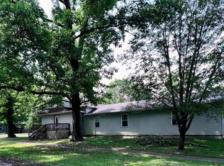 119 W Pulley St, Hurst, IL 62949