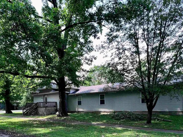 119 W Pulley St, Hurst, IL 62949