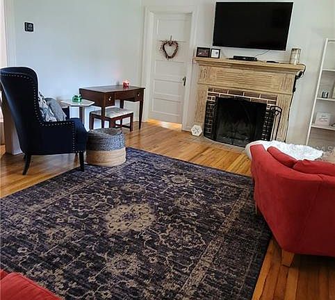 4th image of 1514 Colonial Dr