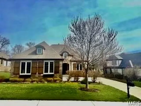 718 Woods Of Ladue Ln, Saint Louis, MO 63124