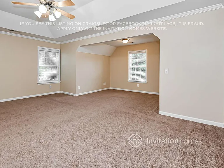 940 Island Bluff Ln — Photo 10