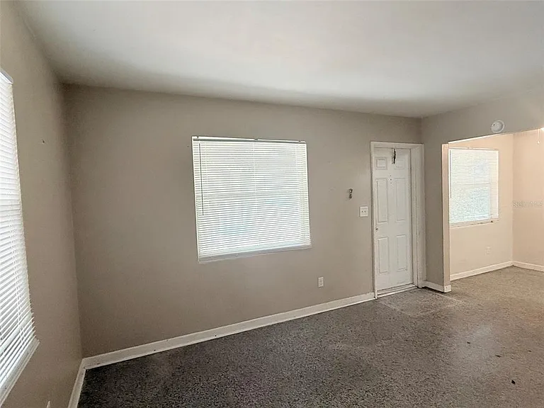 1304 Browning St — Photo 3